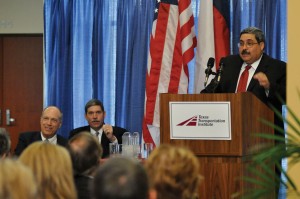 TxDOT Commissioner Amadeo Saenz giving a speech
